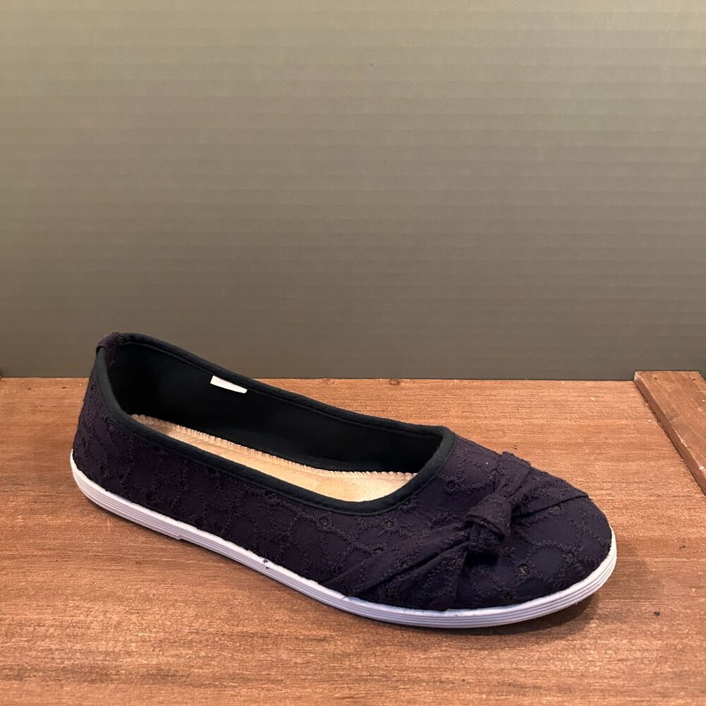 Kinetic Energy Womens Navy Blue Slip On Shoes Size 9